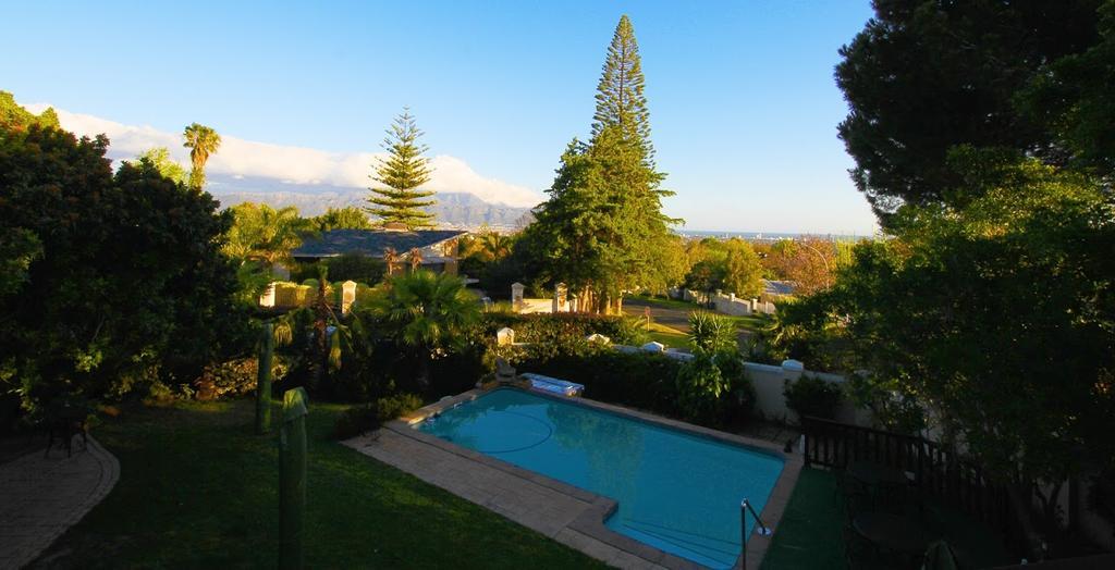 Golf And Garden Guesthouse Somerset West Exterior photo